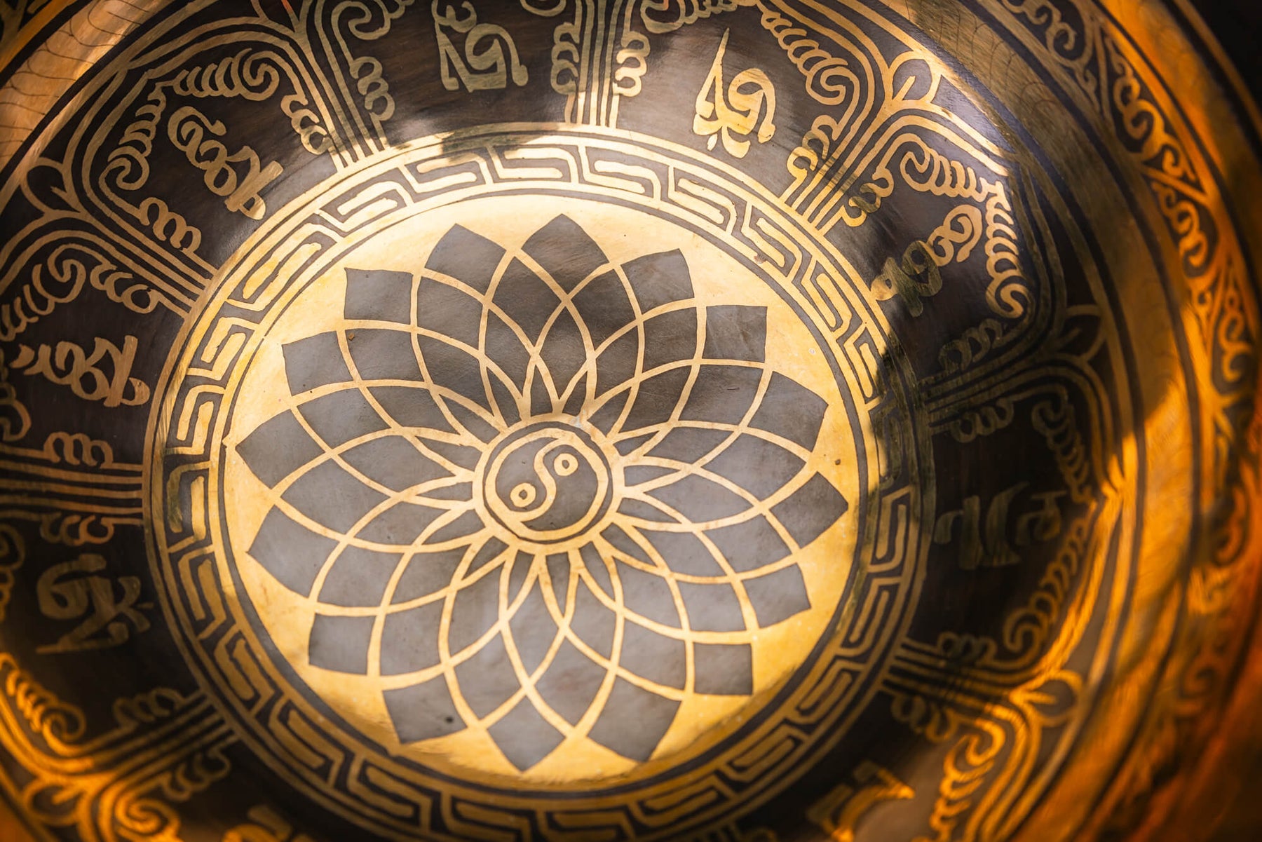 9.25' D Tone 3rd Octave Bronze 0998