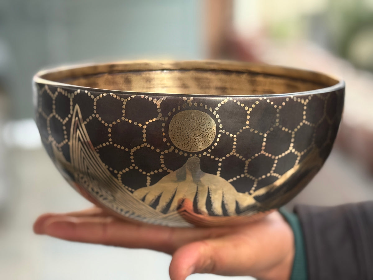The Summit Bowl: 9 Inch Diameter Masterpiece Bowl
