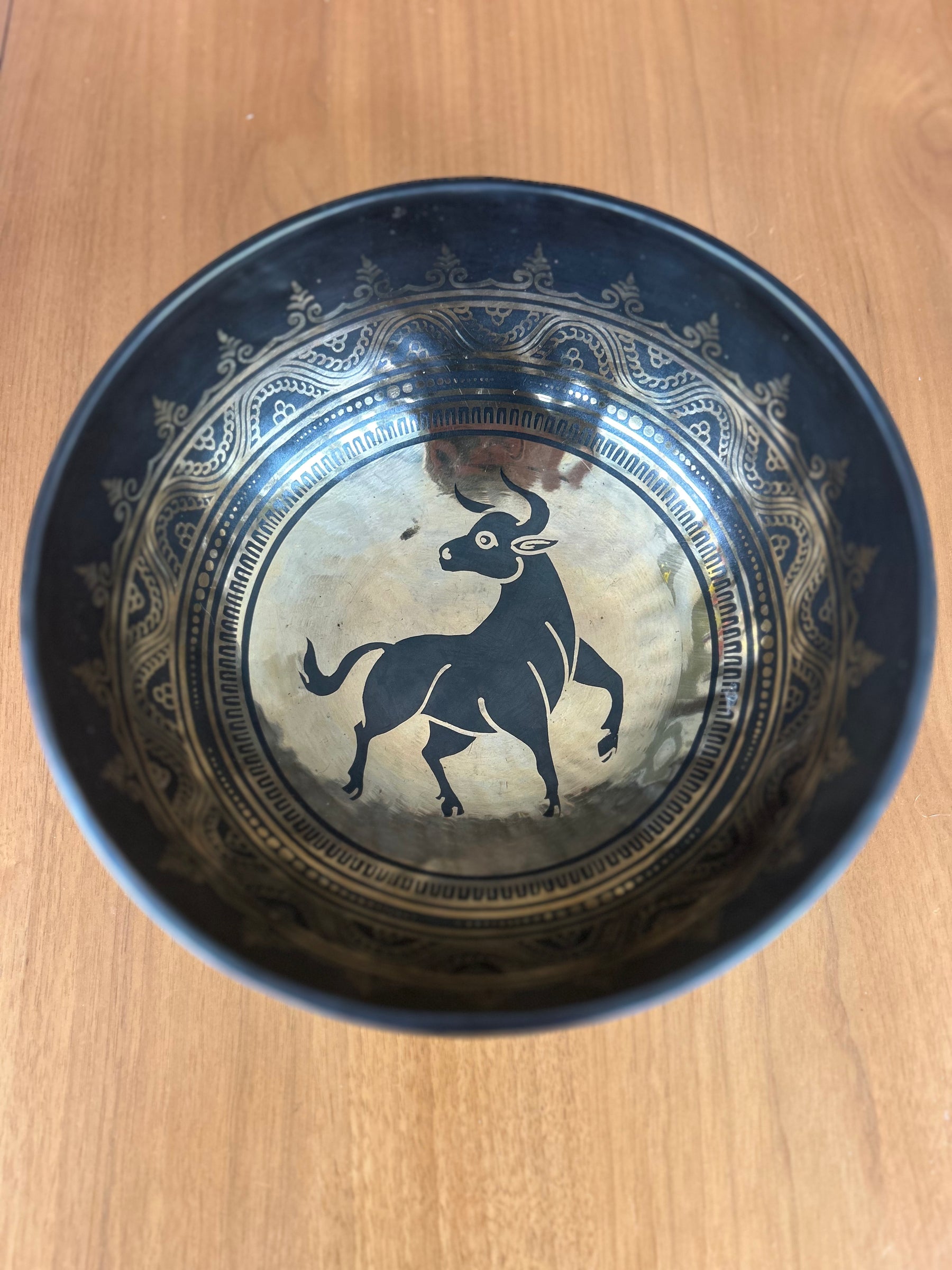 The Taurus Singing Bowl - 9 inch Large | Handmade In Nepal