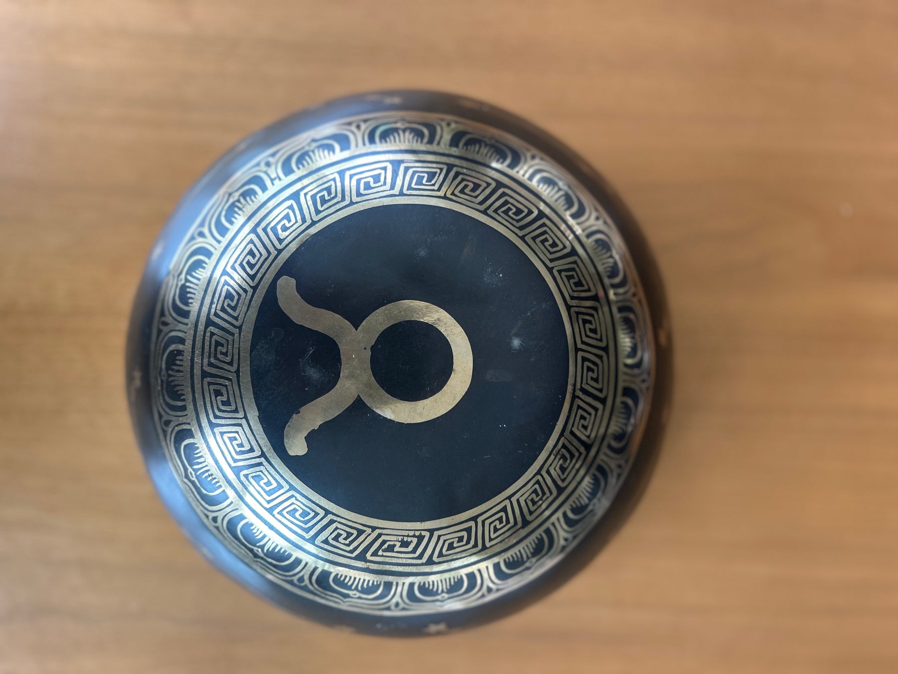 The Taurus Singing Bowl - 9 inch Large | Handmade In Nepal