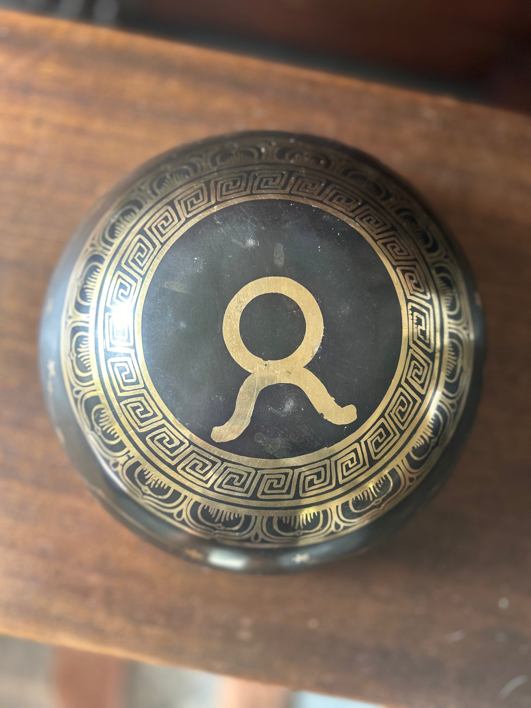 The Taurus Singing Bowl - 9 inch Large | Handmade In Nepal