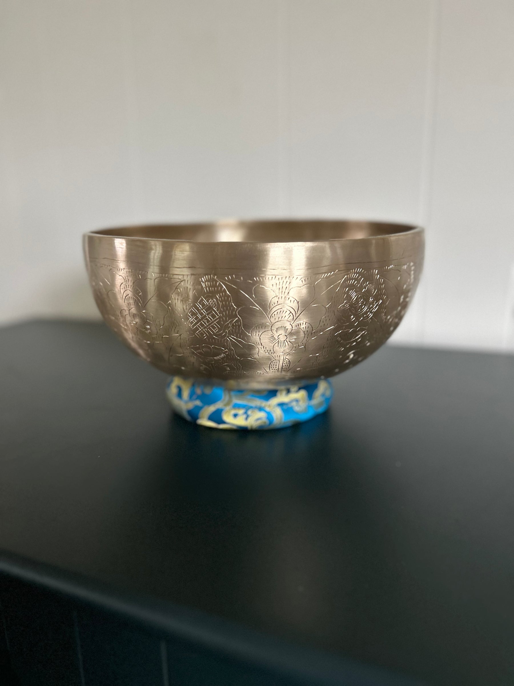 The Golden Leaf Bowl: 10.5 inch | 3rd Octave Subtle Etchings