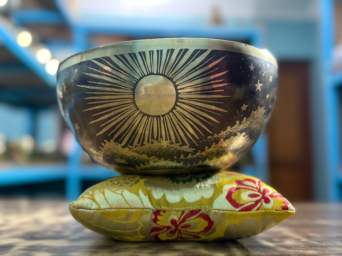 The Peeking Sun Bowl 9 Inch Special Edition Singing Bowl