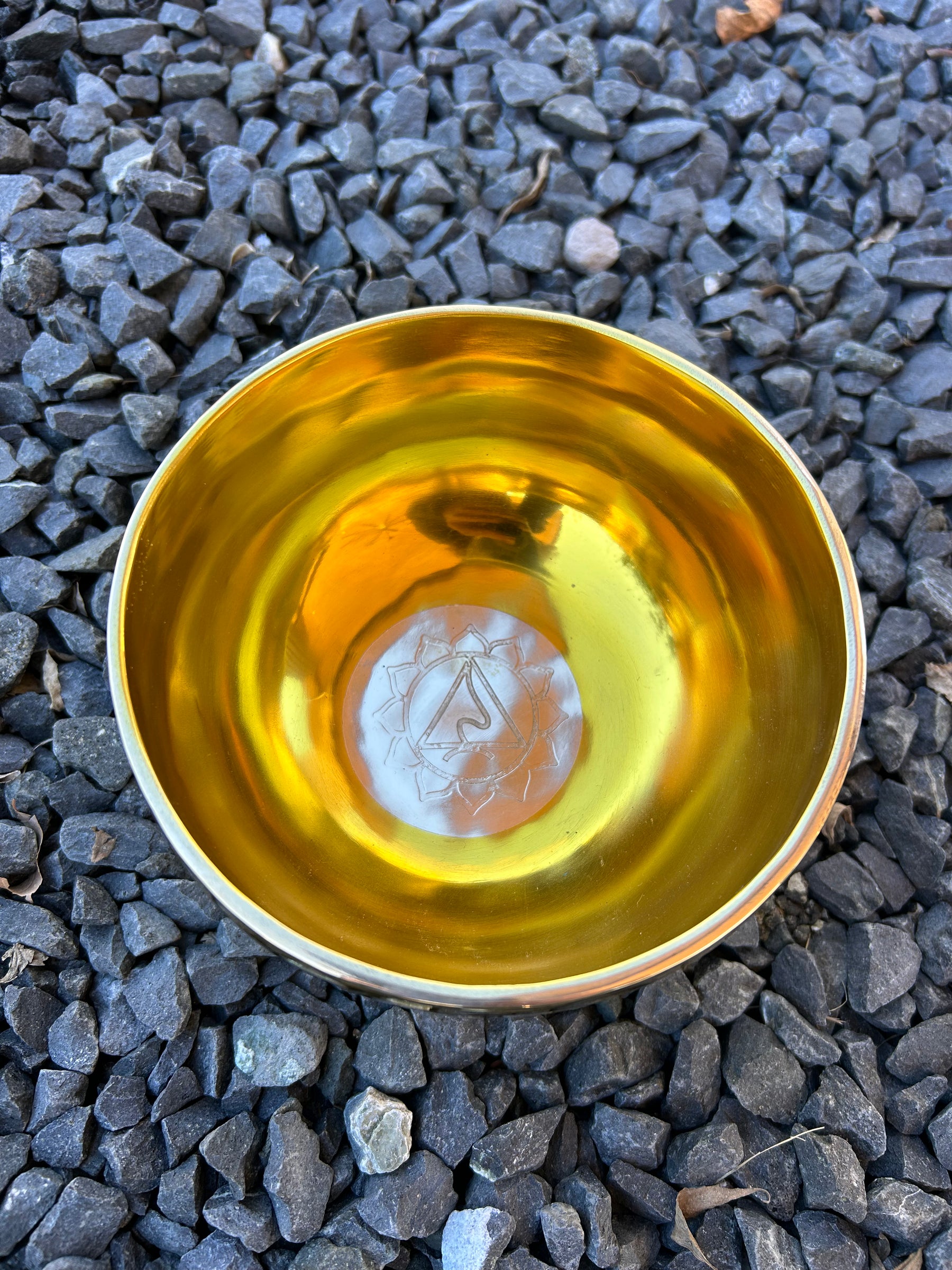 5.75 Inch 4th Octave E-Note Solar Plexus Chakra Bowl