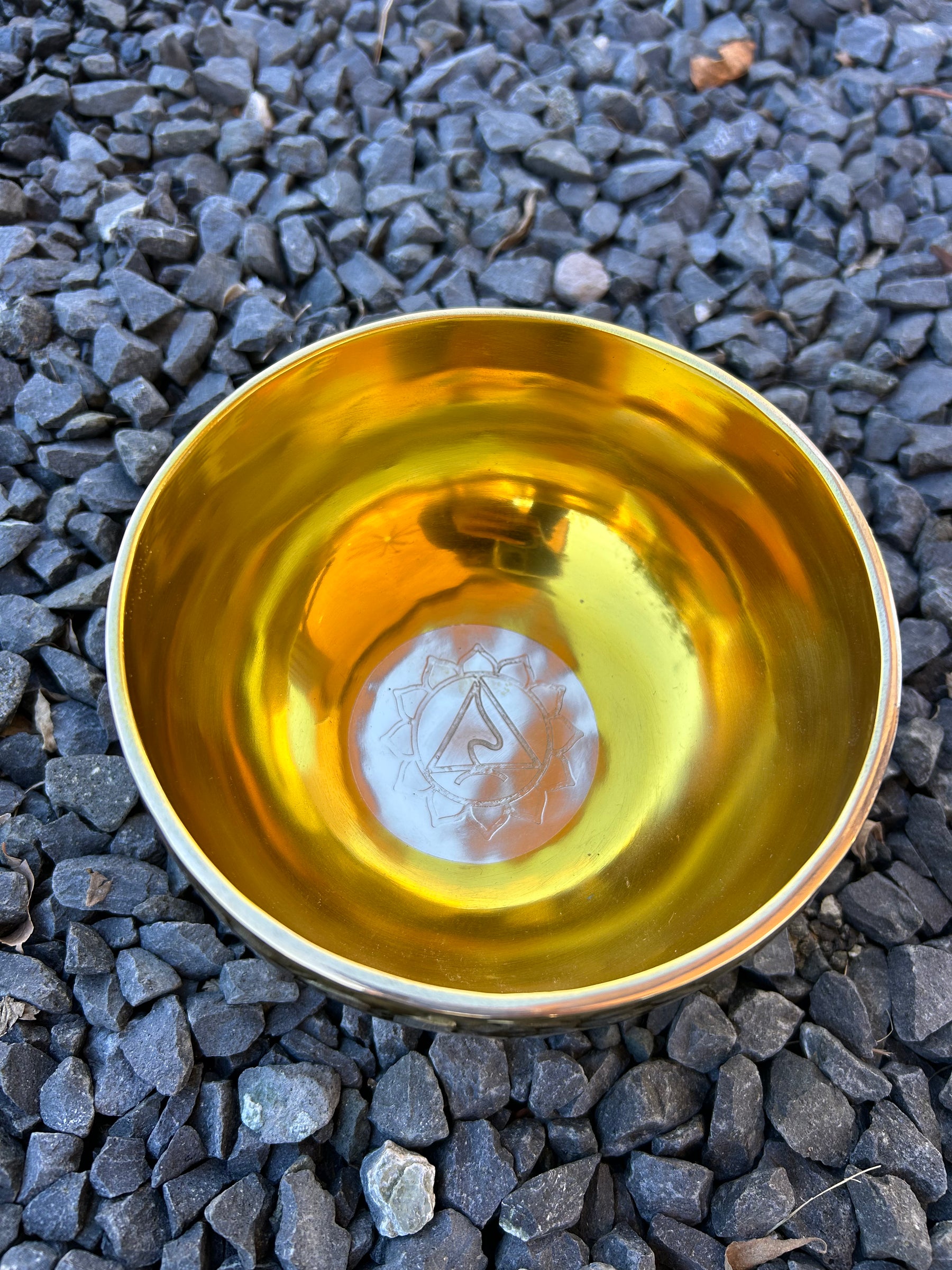 5.75 Inch 4th Octave E-Note Solar Plexus Chakra Bowl