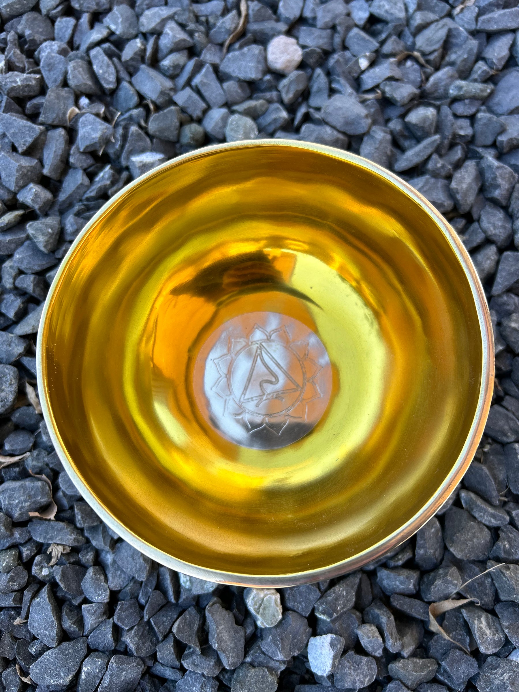 5.75 Inch 4th Octave E-Note Solar Plexus Chakra Bowl
