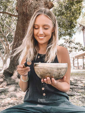 The Foundations Of Sound Starter Set: 2 Bronze Singing Bowls And How To Play Course