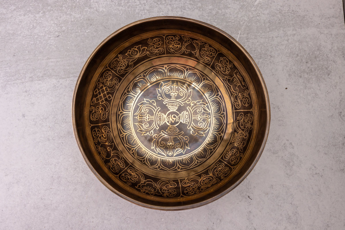 9.5' D Tone 3rd Octave Bronze 0953