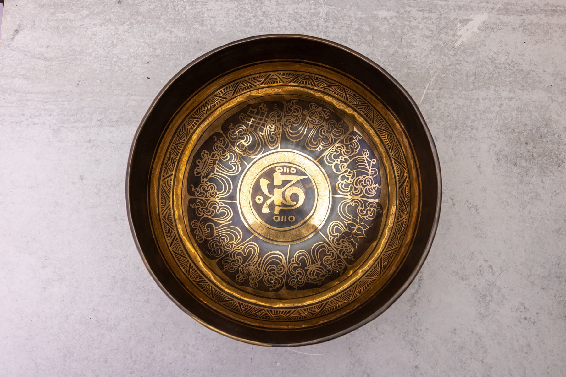 9.25' D Tone 3rd Octave Bronze 01000