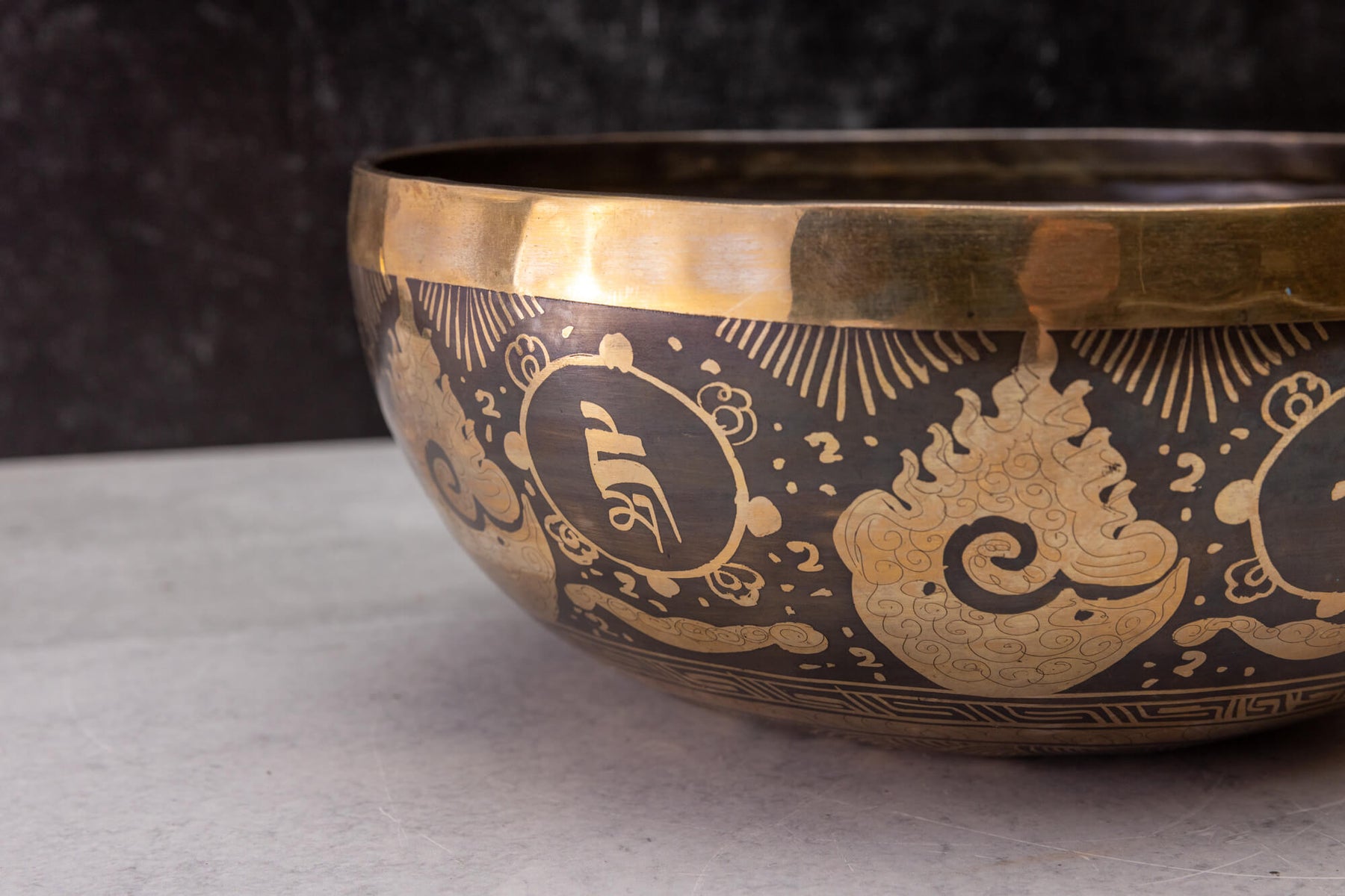 9.25' D Tone 3rd Octave Bronze 01000