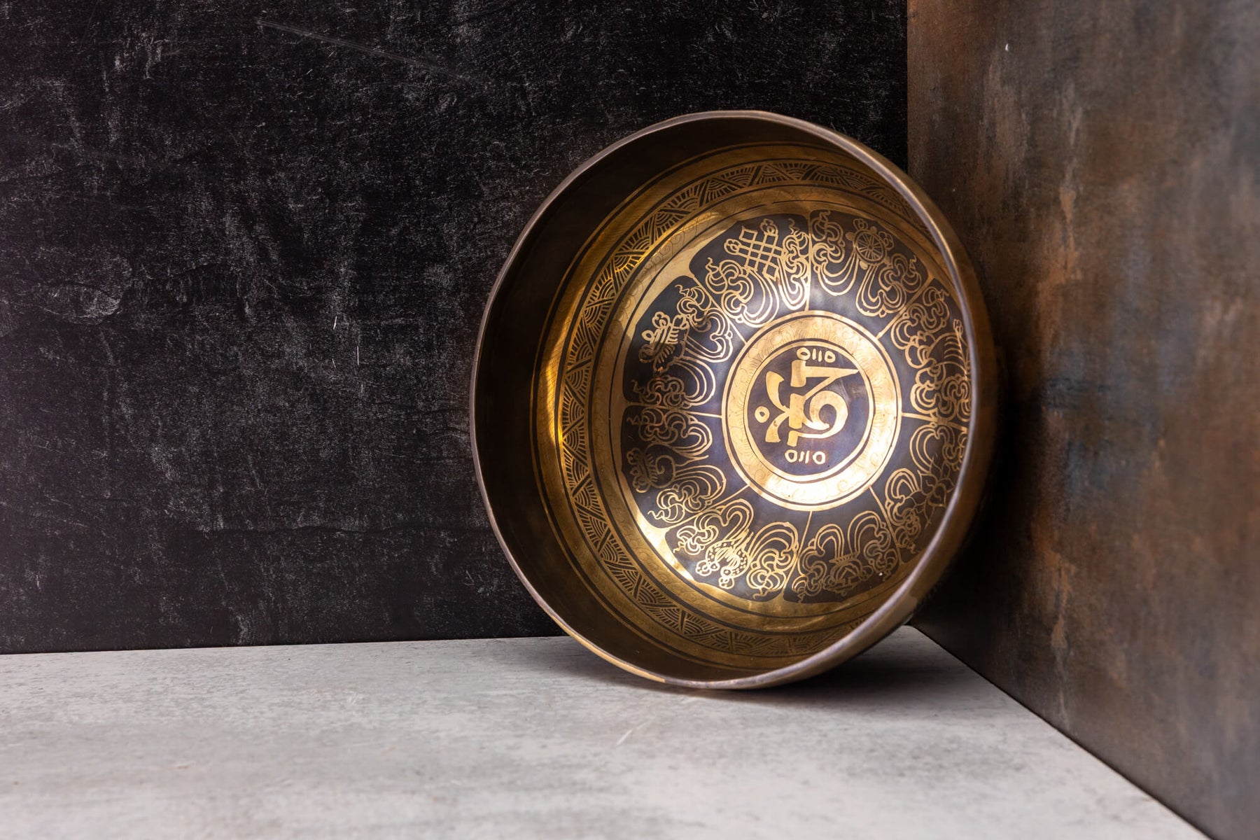 9.25' D Tone 3rd Octave Bronze 01000