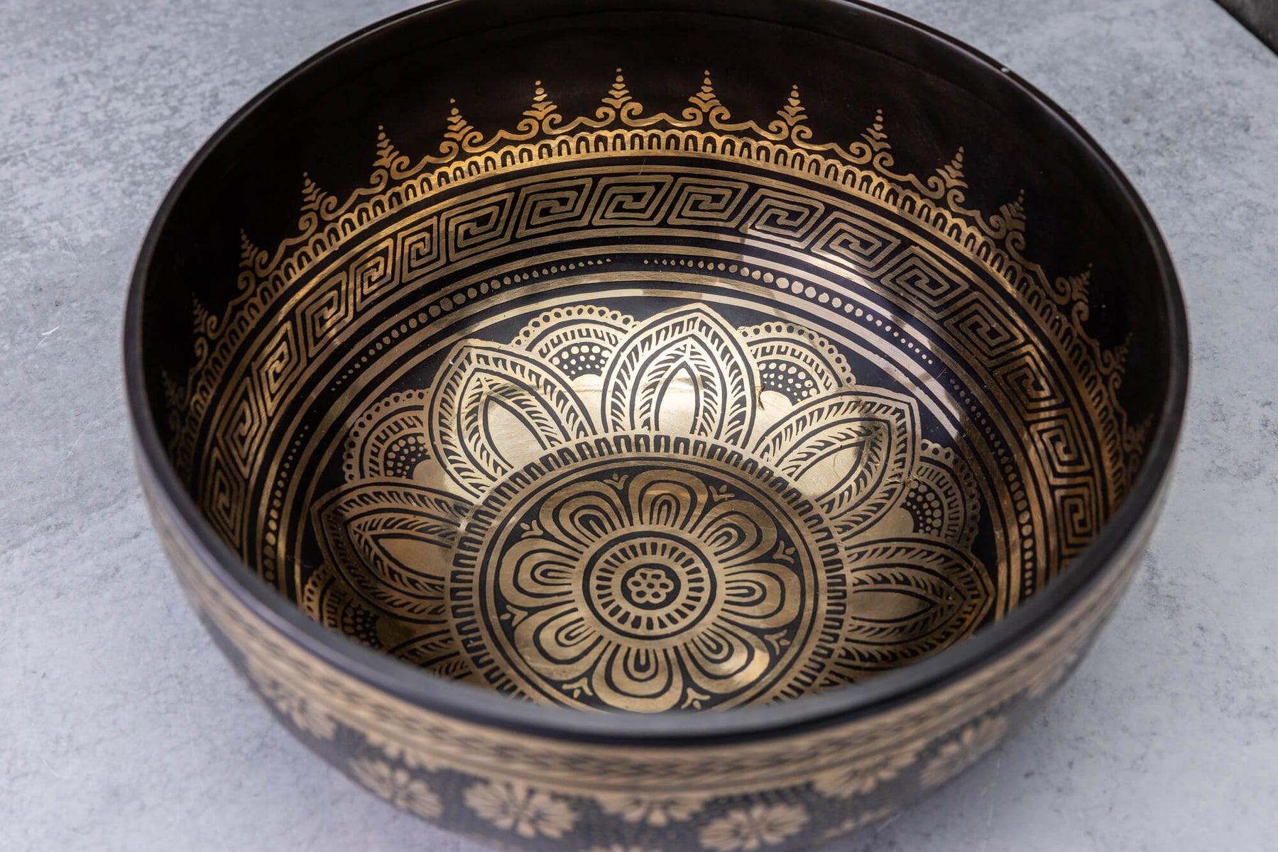 9' D Tone 3rd Octave Bronze 0805