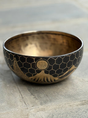 The Summit Bowl: 9 Inch Diameter Masterpiece Bowl
