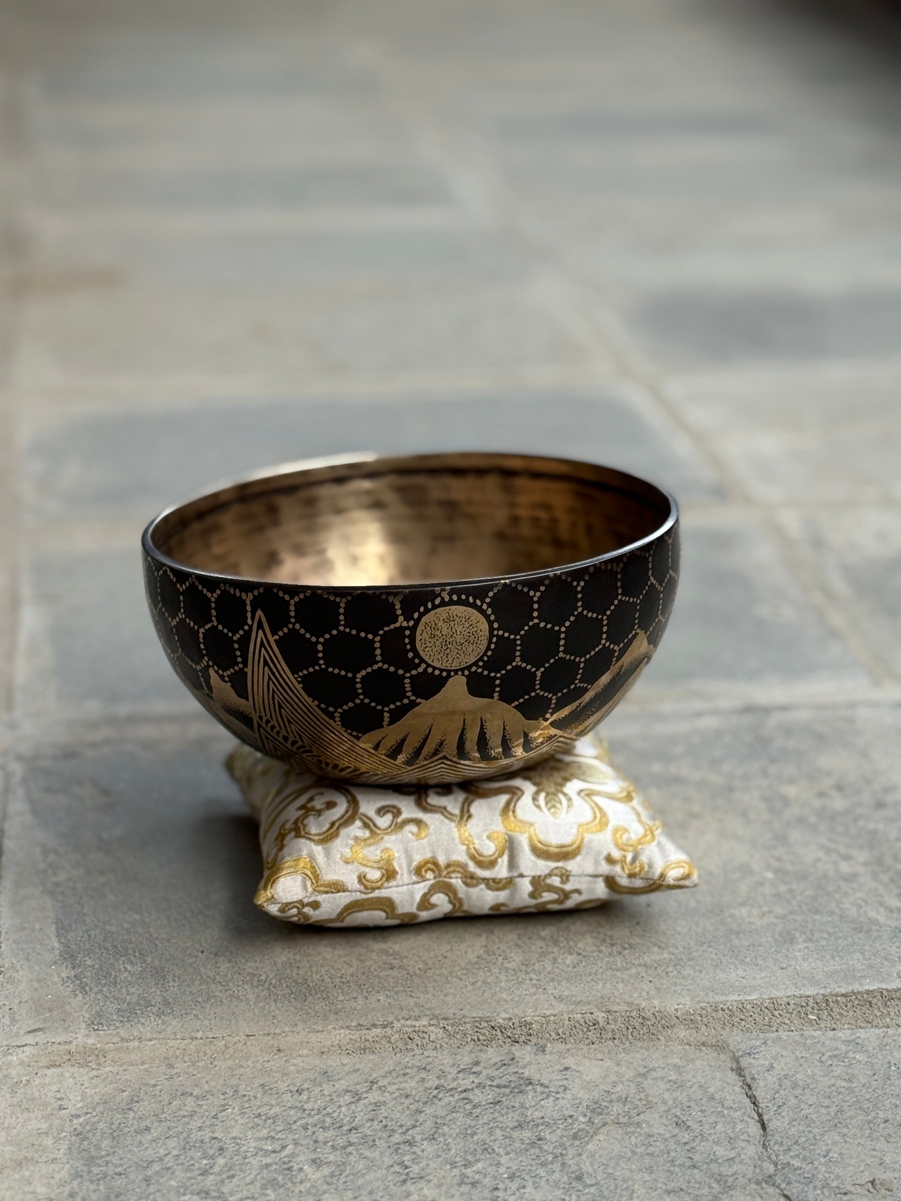The Summit Bowl: 9 Inch Diameter Masterpiece Bowl