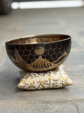 The Summit Bowl: 9 Inch Diameter Masterpiece Bowl
