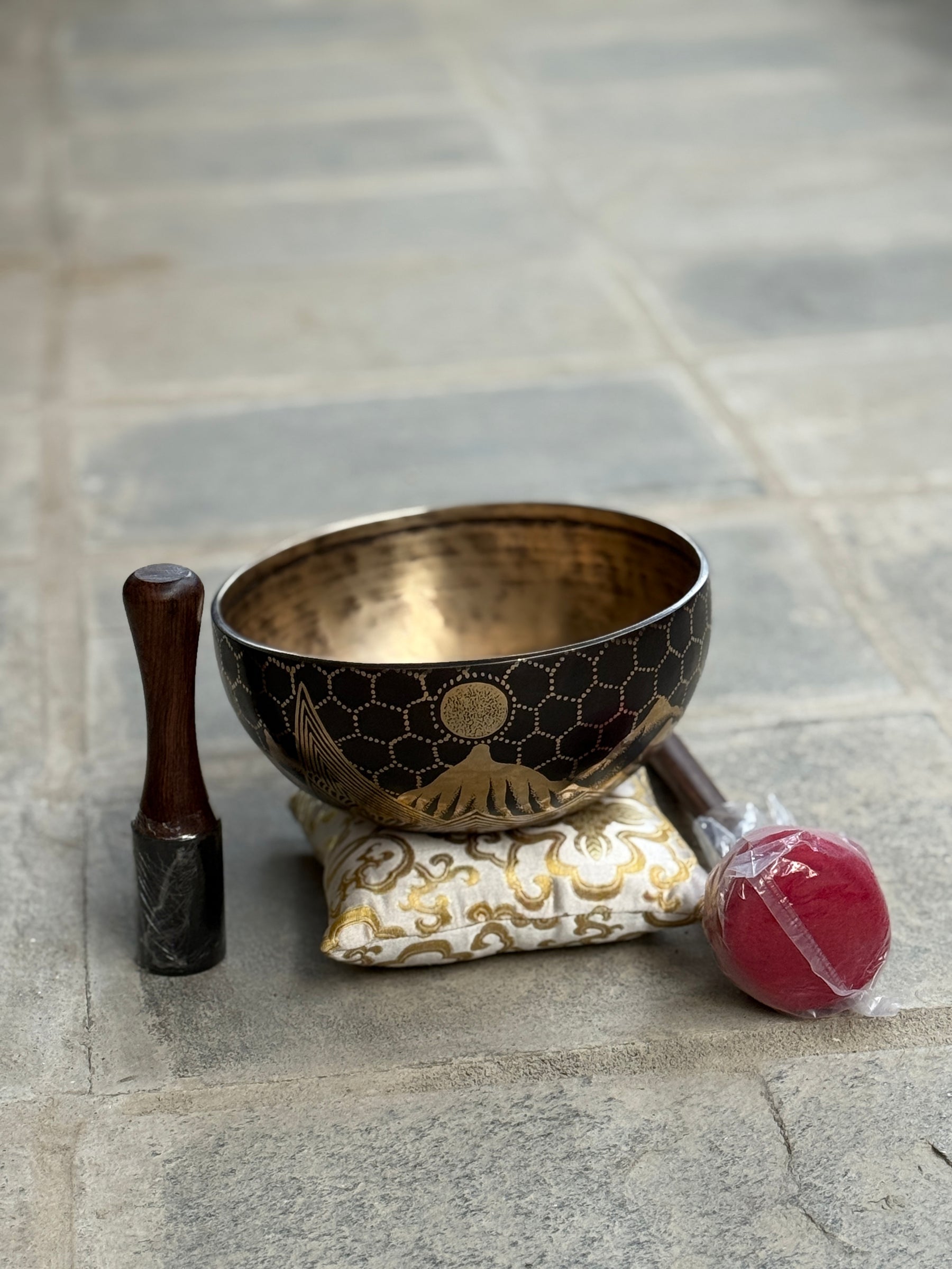 The Summit Bowl: 9 Inch Diameter Masterpiece Bowl