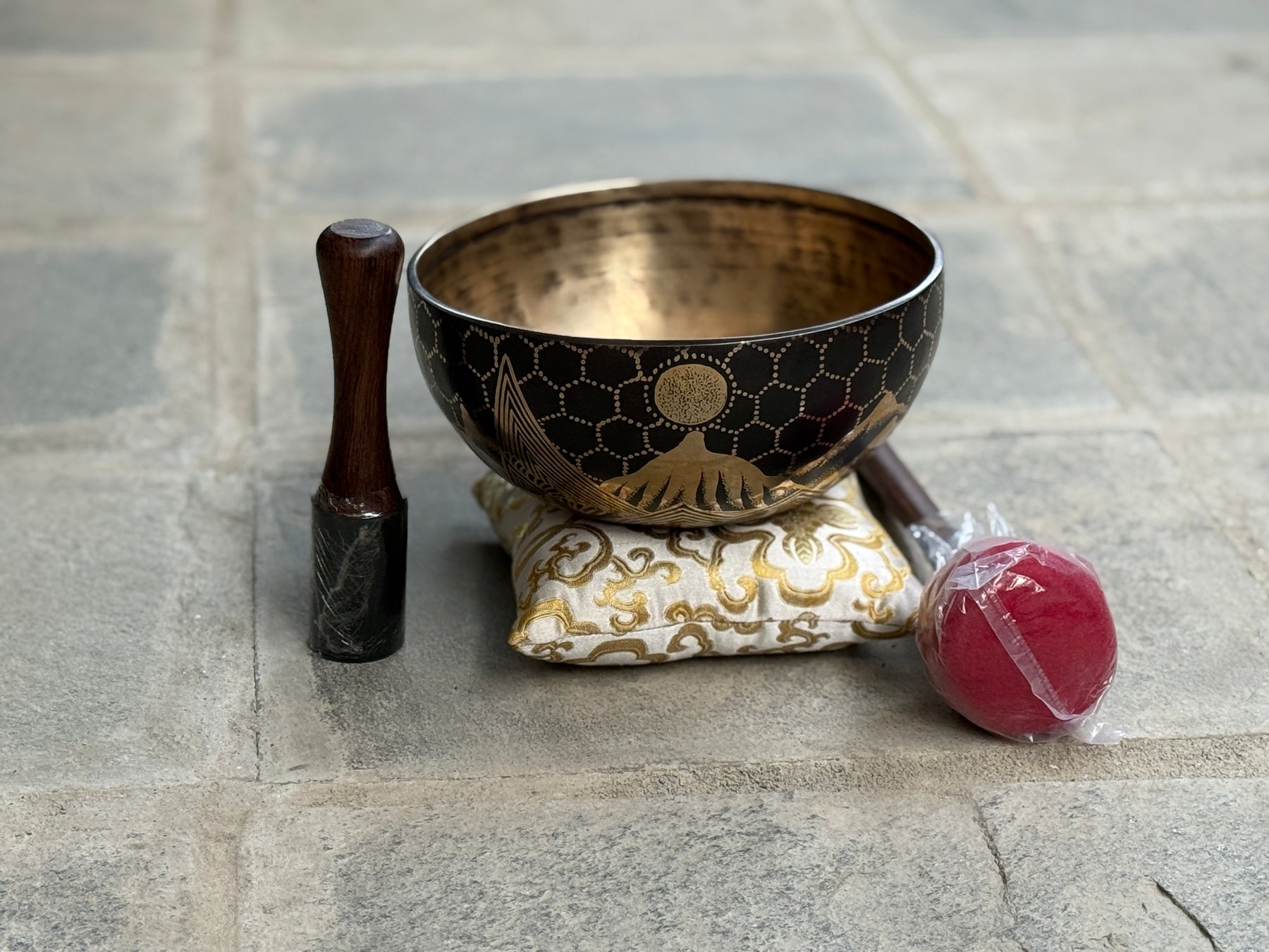 The Summit Bowl: 9 Inch Diameter Masterpiece Bowl