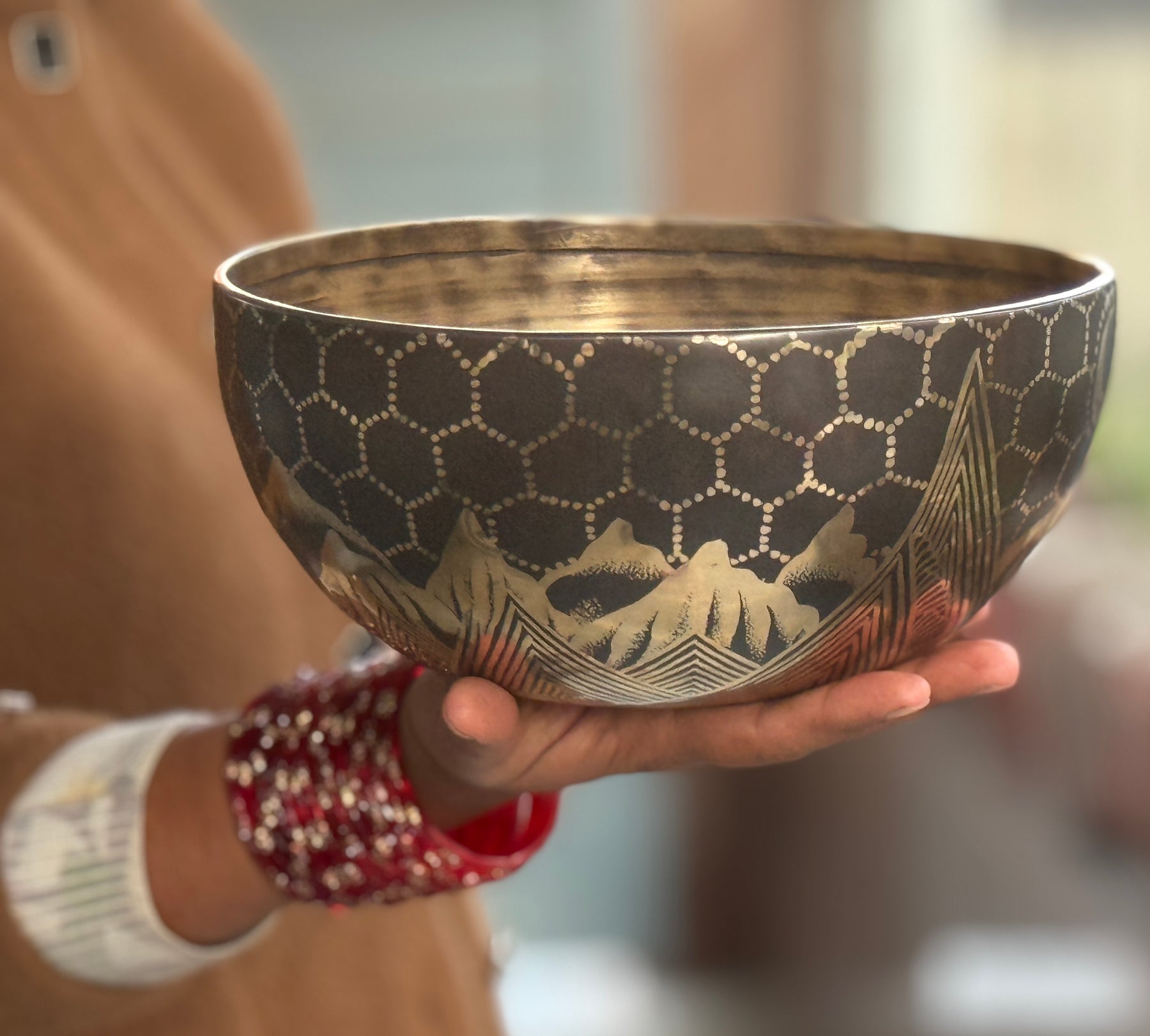 The Summit Bowl: 9 Inch Diameter Masterpiece Bowl
