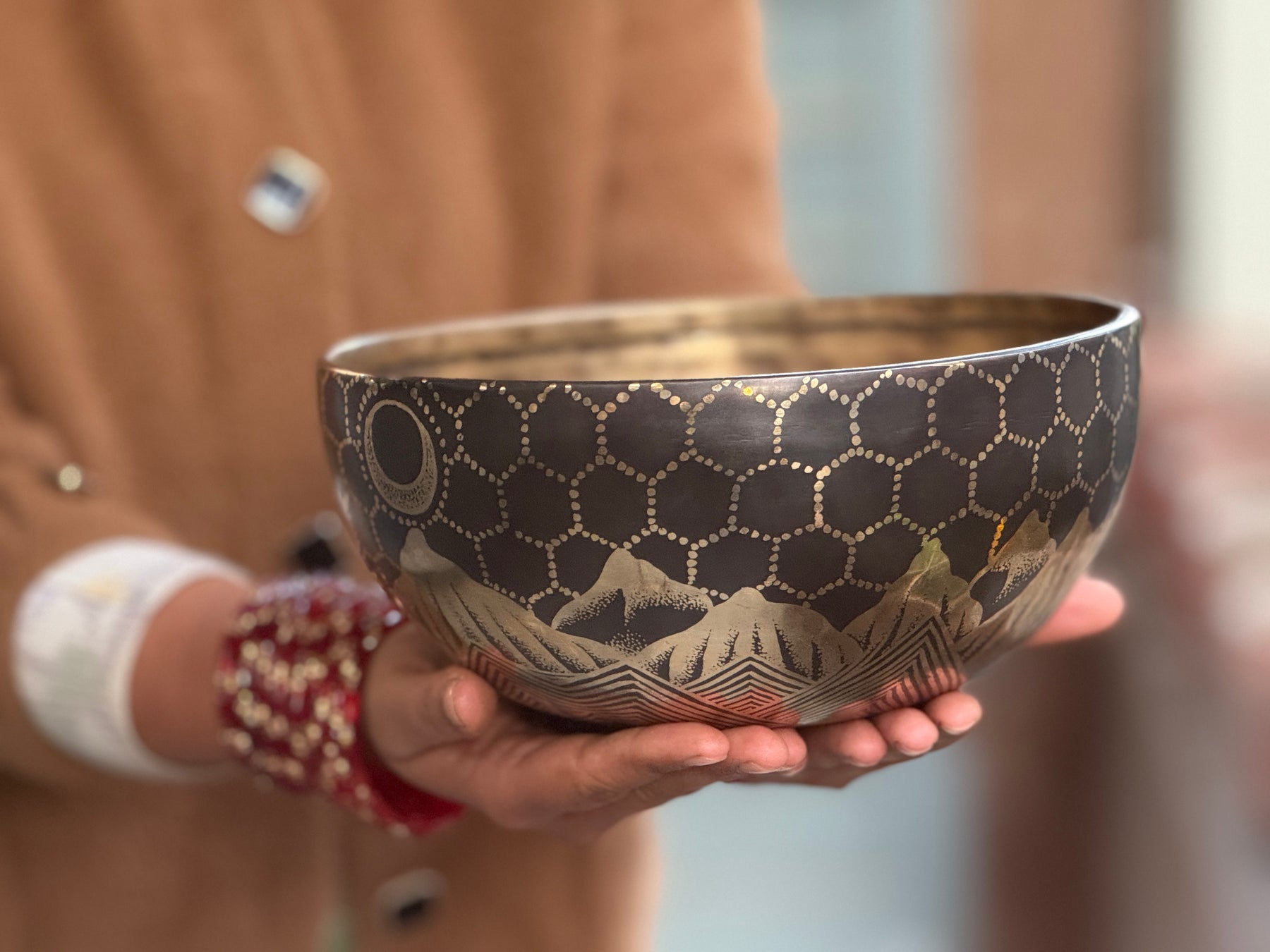 The Summit Bowl: 9 Inch Diameter Masterpiece Bowl