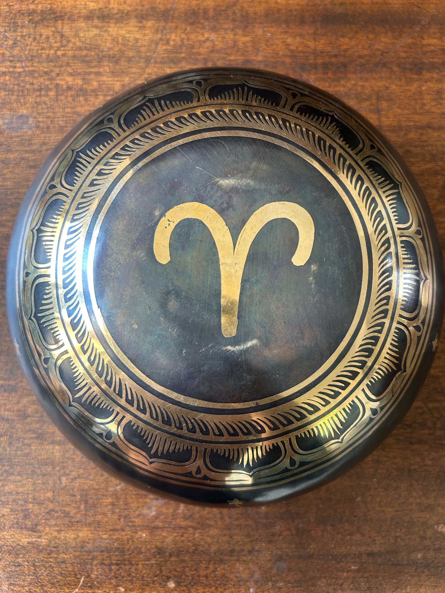 The Aries Singing Bowl - 9 inch Large | Handmade In Nepal