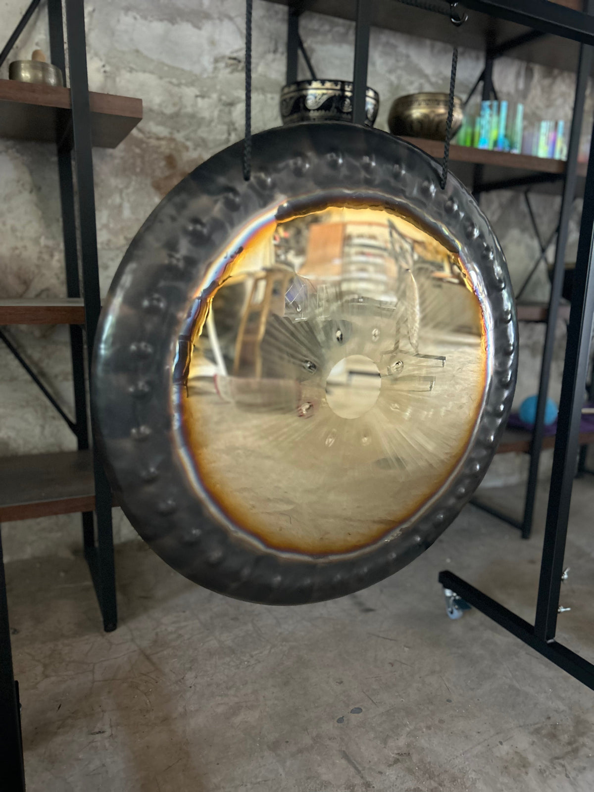 Gong stand detail
