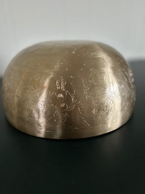 Golden Leaf Singing Bowl: 10.5 Inch 3rd Octave Subtle Etchings