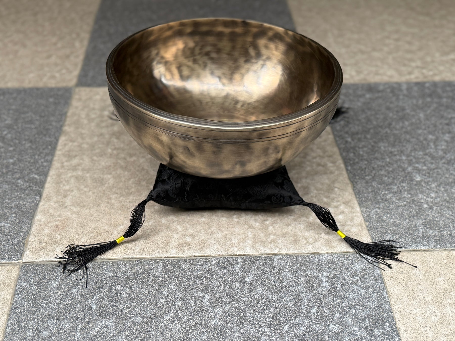 11 Inch Extra Thick Rim Handmade Lingam Bowl I Limited Edition Bowl