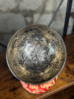 Starlight Solstice Bowl: 8.25 Inch Burnished Patina Relief Bronze Singing Bowl