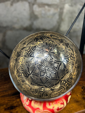 Starlight Solstice Bowl: 8.25 Inch Burnished Patina Relief Bronze Singing Bowl