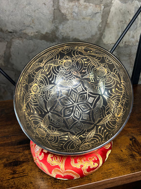 Starlight Solstice Bowl: 8.25 Inch Burnished Patina Relief Bronze Singing Bowl