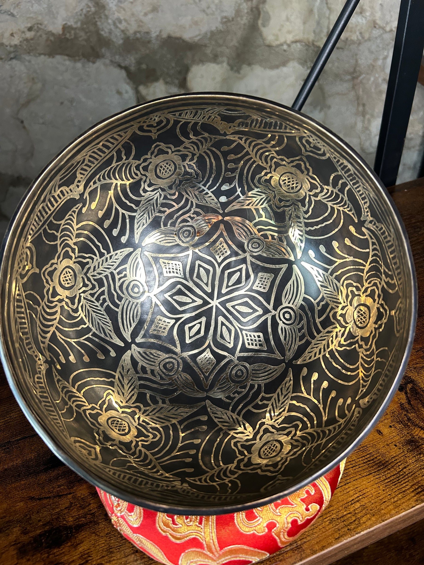 Starlight Solstice Bowl: 8.25 Inch Burnished Patina Relief Bronze Singing Bowl