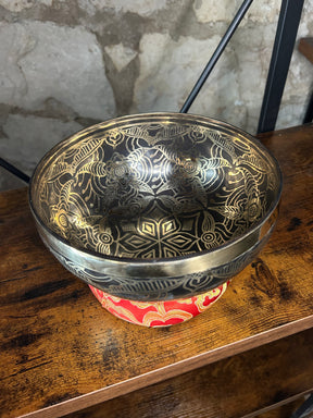 Starlight Solstice Bowl: 8.25 Inch Burnished Patina Relief Bronze Singing Bowl