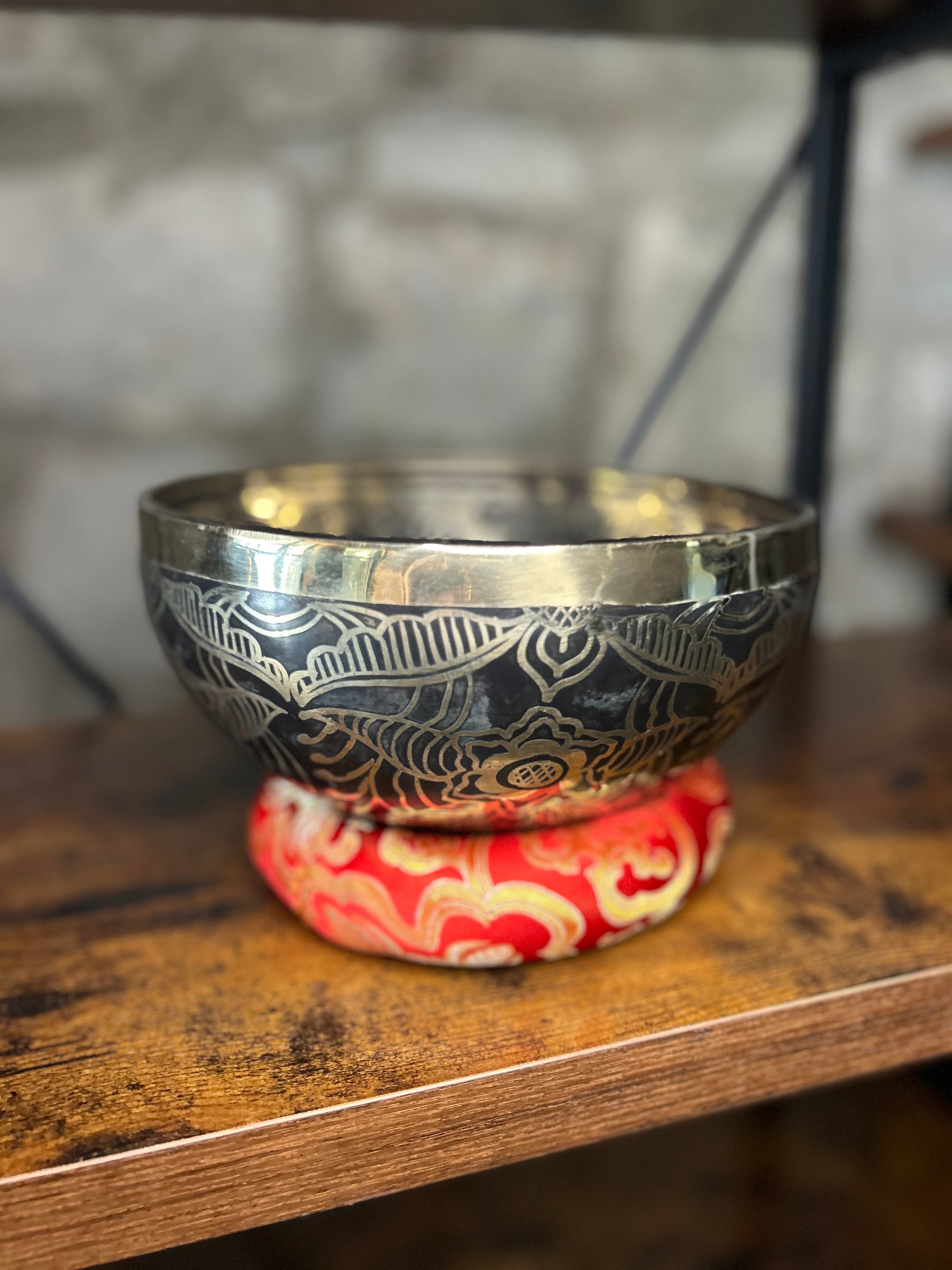 Starlight Solstice Bowl: 8.25 Inch Burnished Patina Relief Bronze Singing Bowl