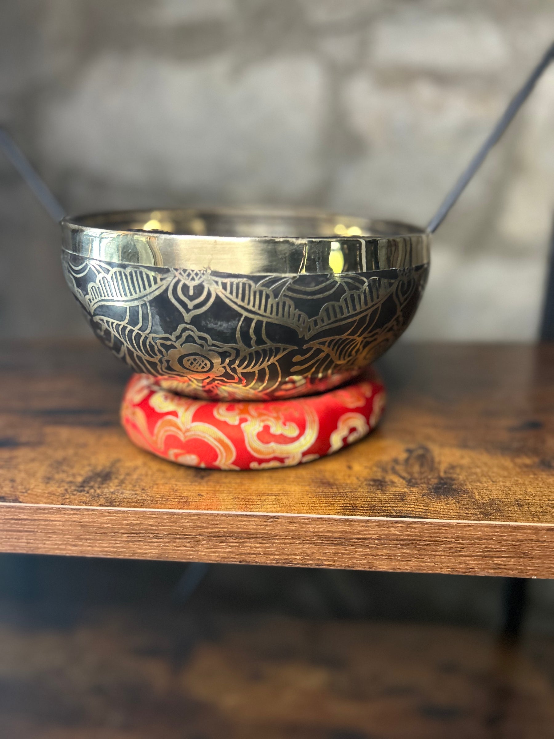 Starlight Solstice Bowl: 8.25 Inch Burnished Patina Relief Bronze Singing Bowl