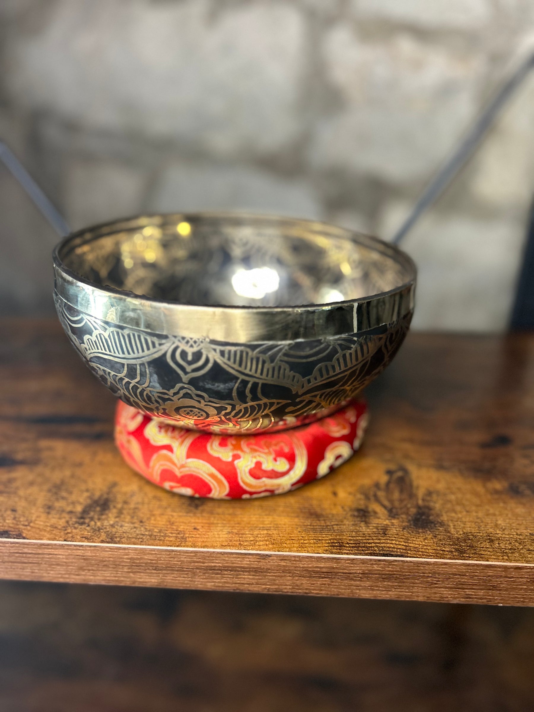 Starlight Solstice Bowl: 8.25 Inch Burnished Patina Relief Bronze Singing Bowl