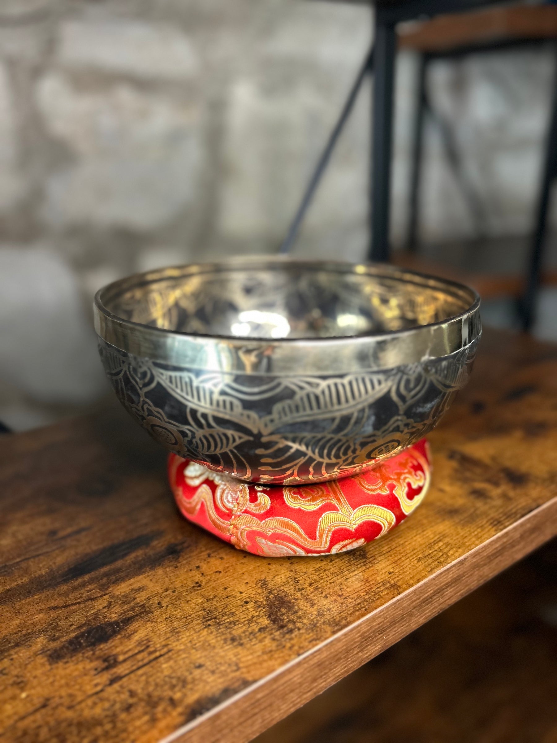 Starlight Solstice Bowl: 8.25 Inch Burnished Patina Relief Bronze Singing Bowl