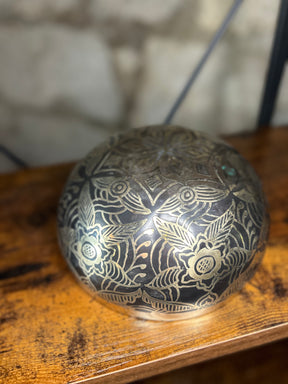 Starlight Solstice Bowl: 8.25 Inch Burnished Patina Relief Bronze Singing Bowl