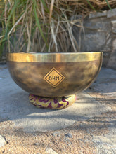 D Note 3rd Octave - Legacy Collection Handmade Bronze Makers Mark Singing Bowl