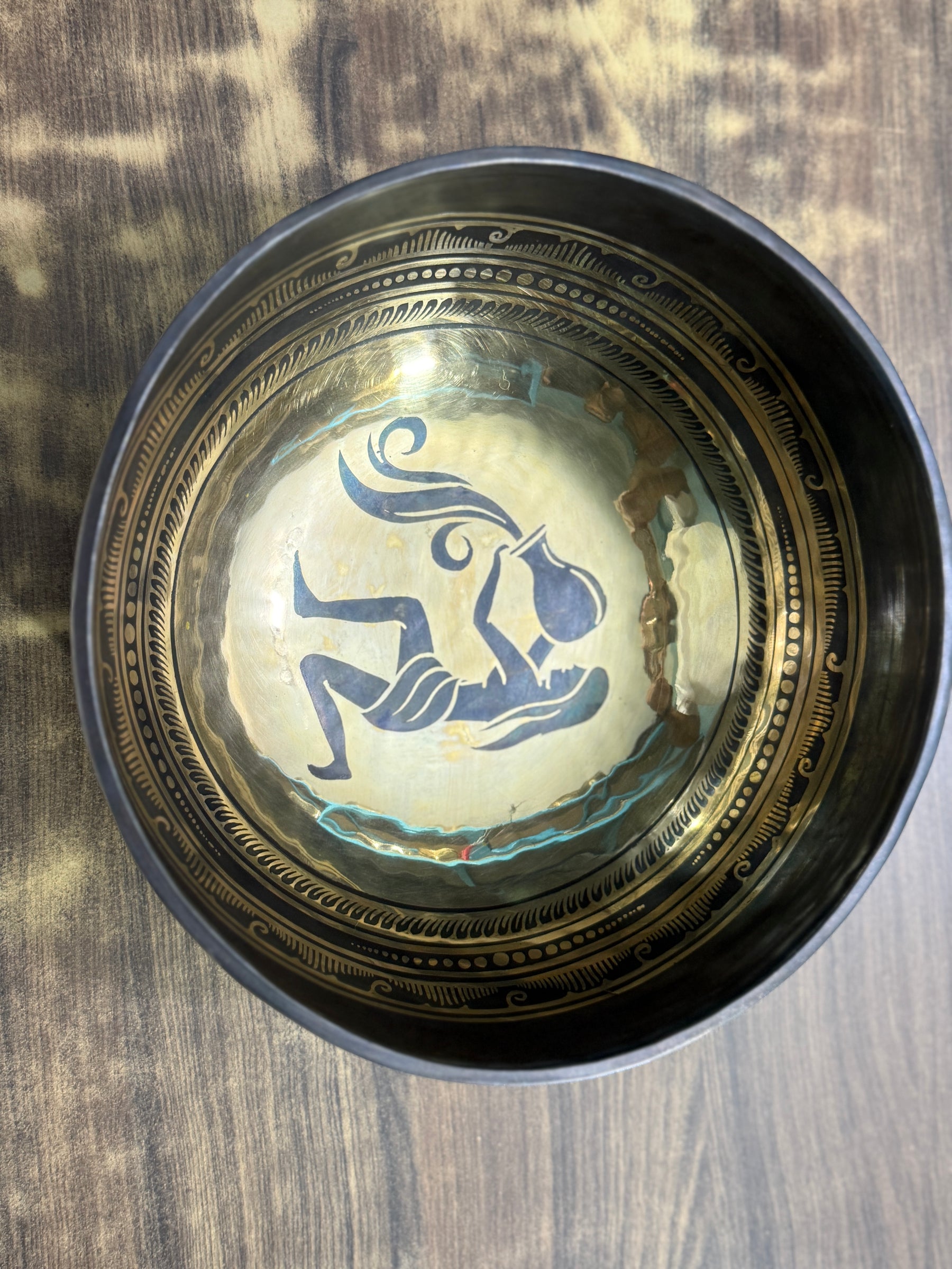 The Aquarius Singing Bowl - 9 inch Large | Handmade In Nepal