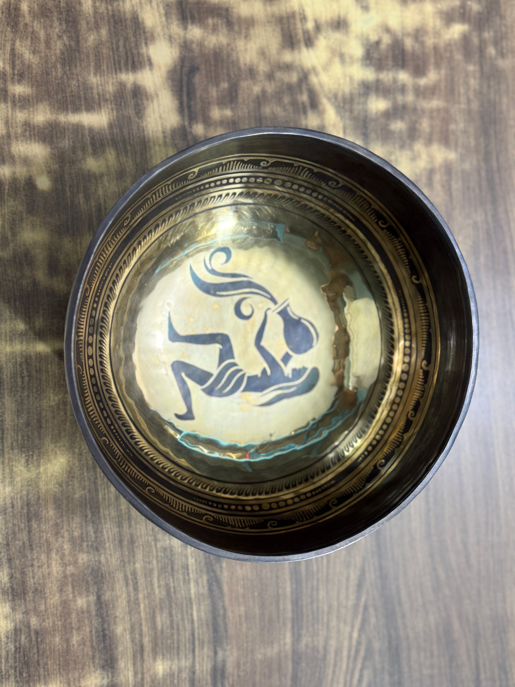 The Aquarius Singing Bowl - 9 inch Large | Handmade In Nepal