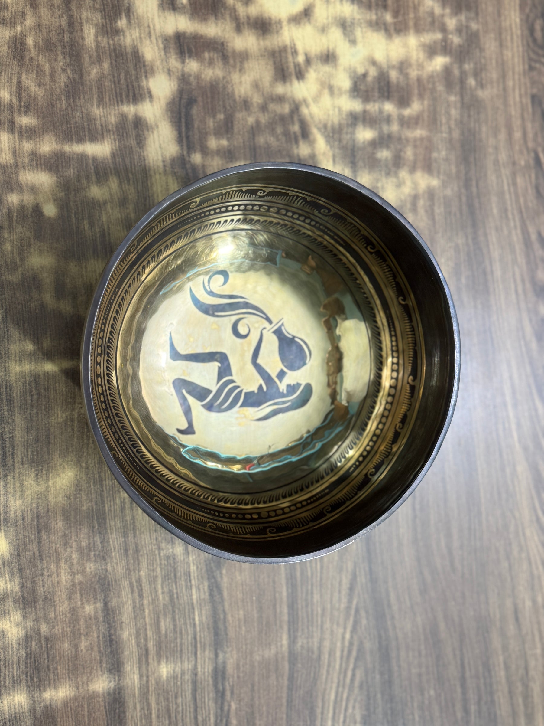 The Aquarius Singing Bowl - 9 inch Large | Handmade In Nepal