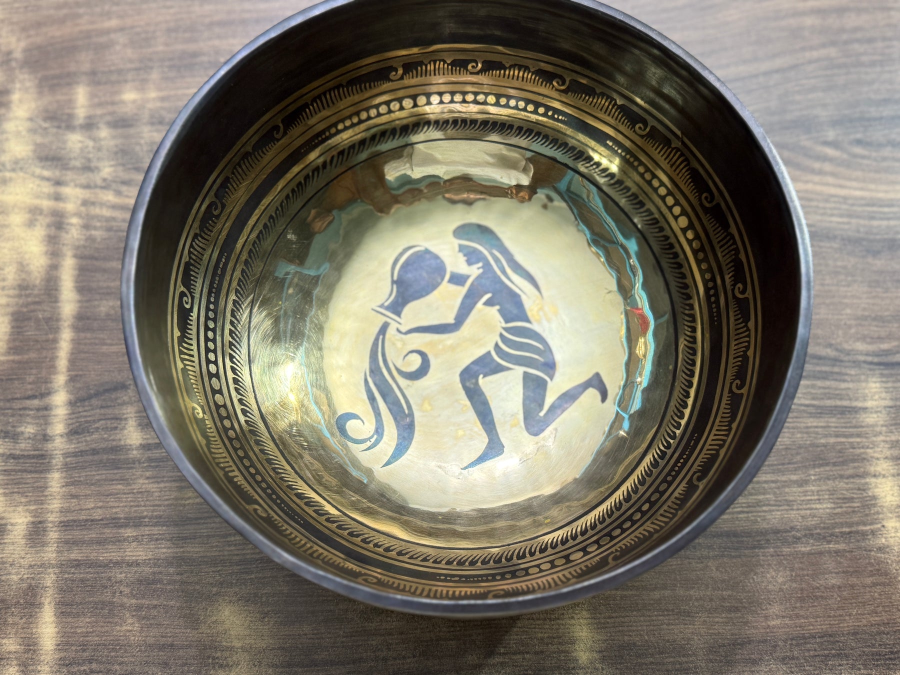 The Aquarius Singing Bowl - 9 inch Large | Handmade In Nepal