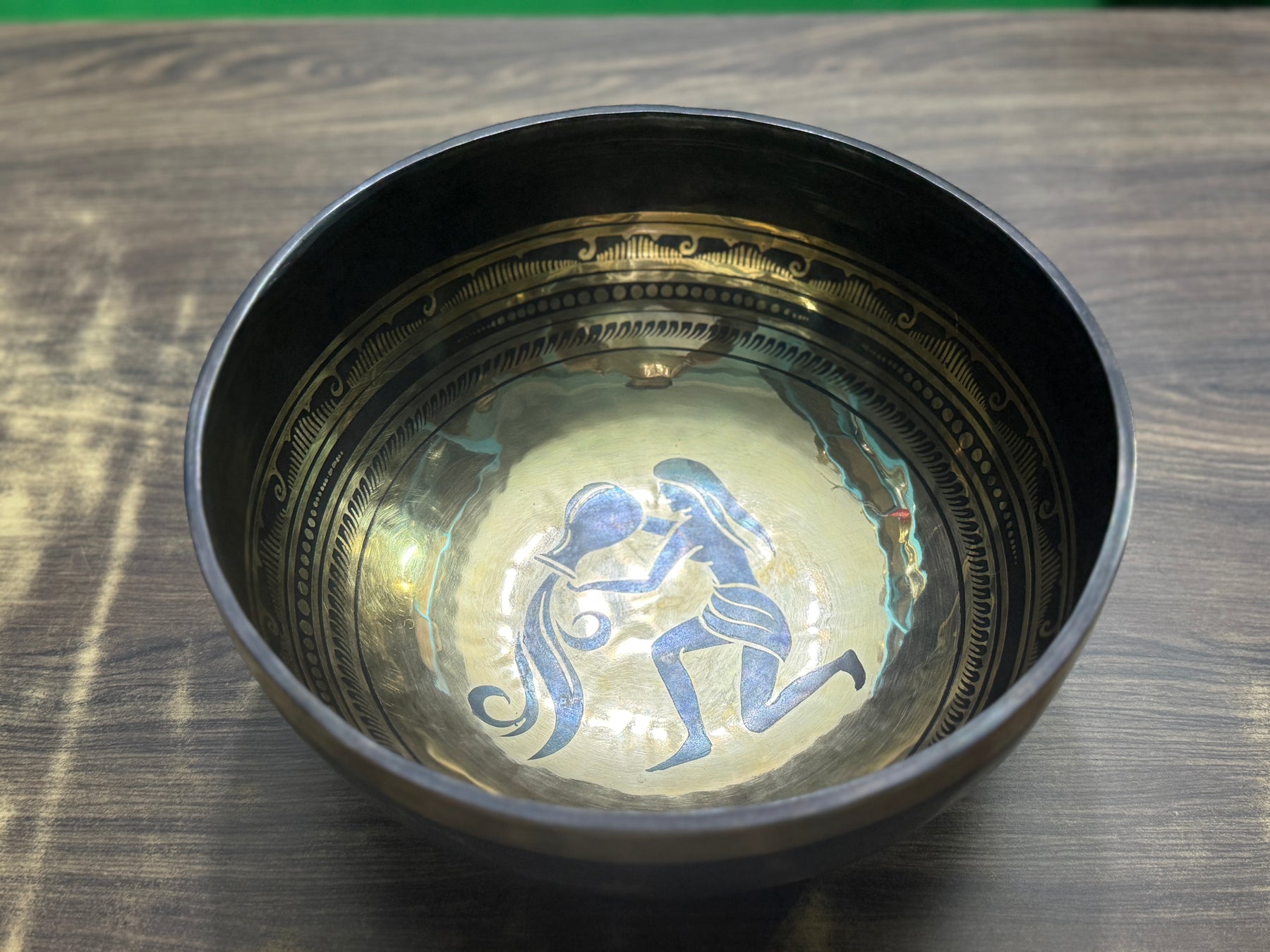 The Aquarius Singing Bowl - 9 inch Large | Handmade In Nepal