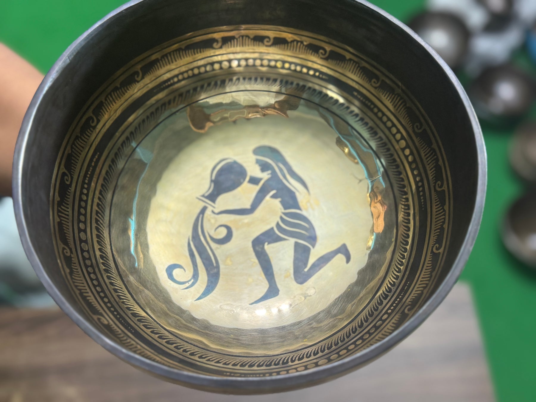 The Aquarius Singing Bowl - 9 inch Large | Handmade In Nepal