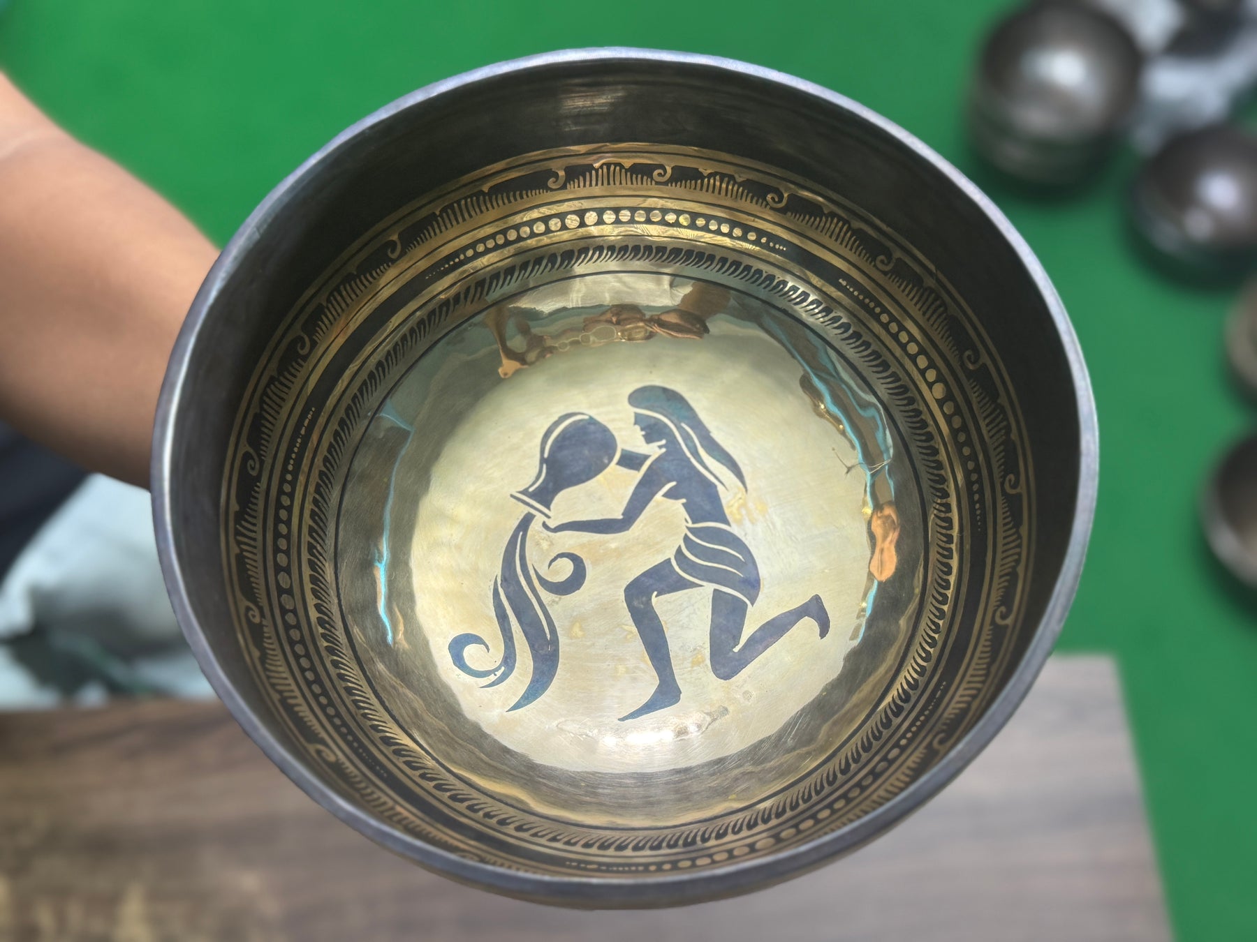The Aquarius Singing Bowl - 9 inch Large | Handmade In Nepal