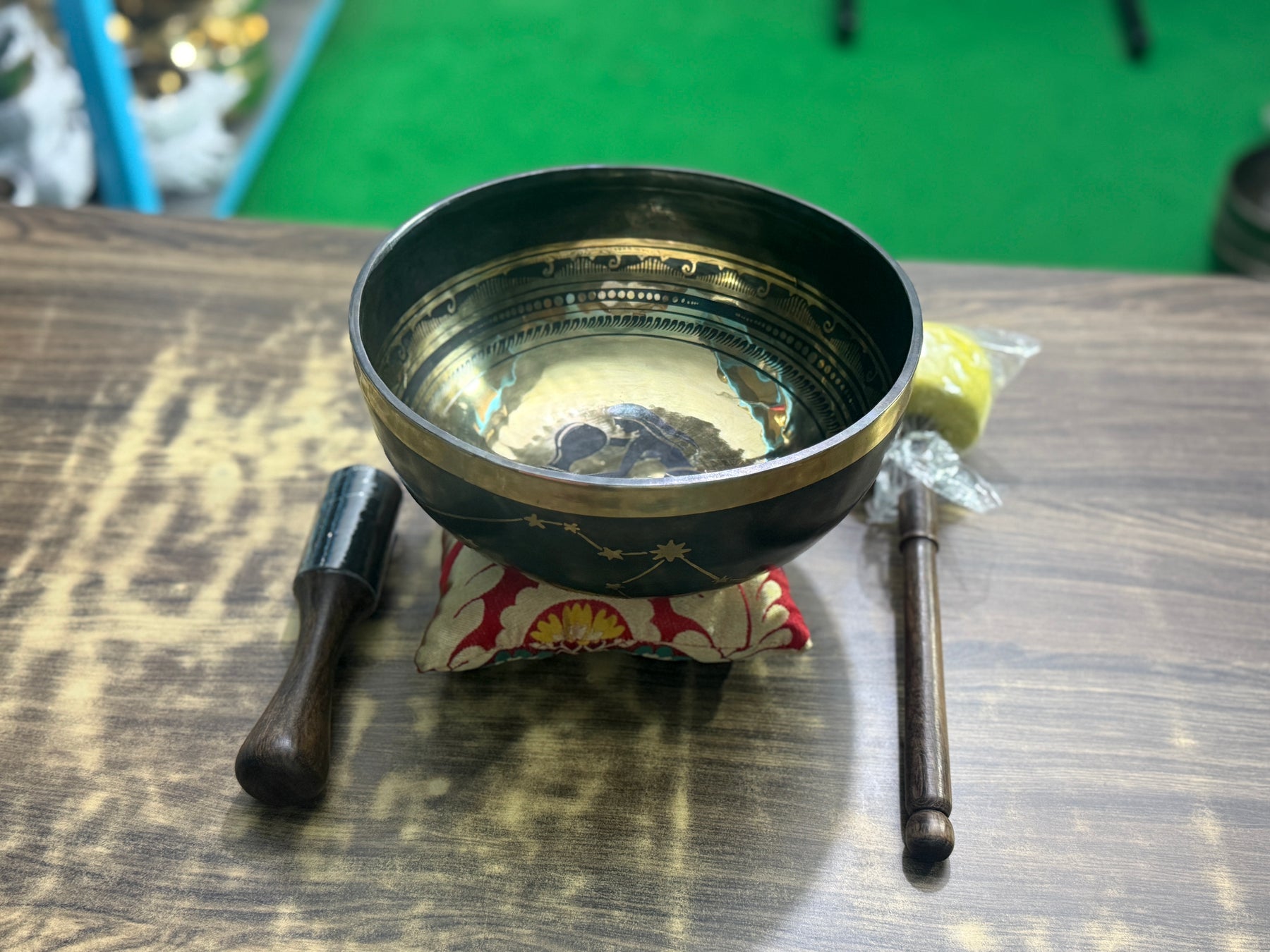 The Aquarius Singing Bowl - 9 inch Large | Handmade In Nepal