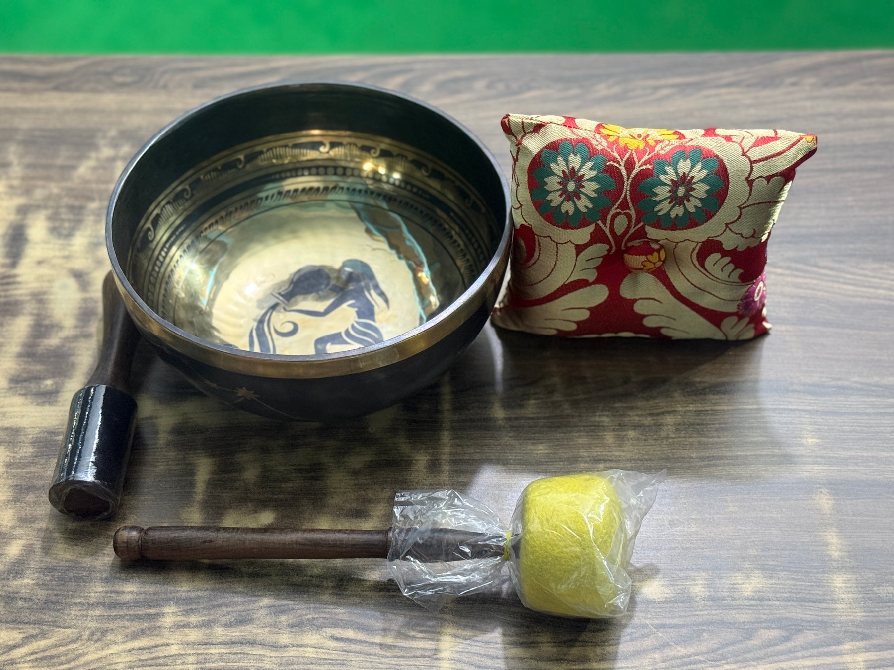 The Aquarius Singing Bowl - 9 inch Large | Handmade In Nepal