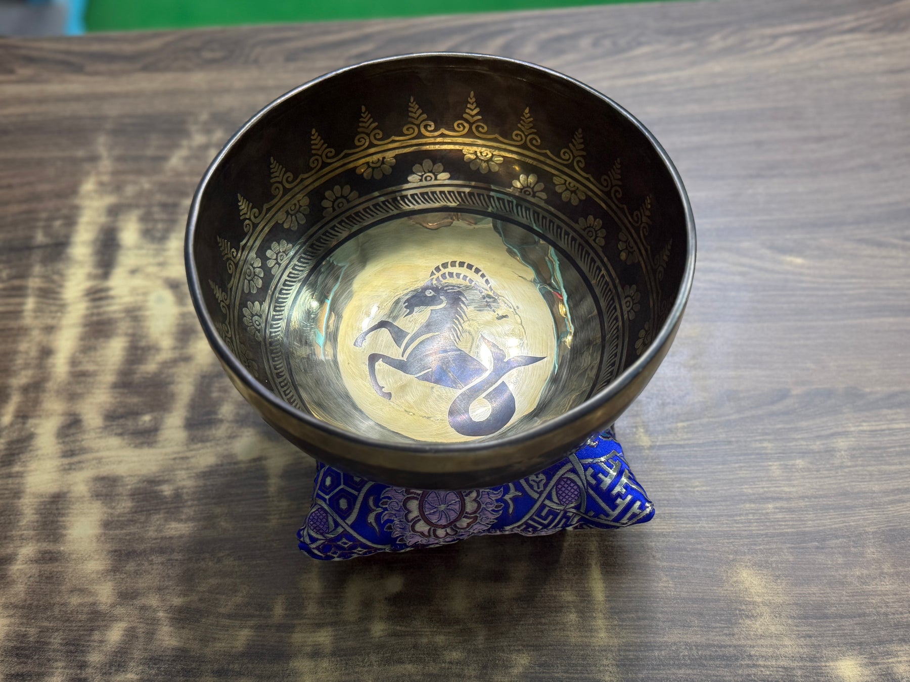 The Capricorn Singing Bowl - 9 inch Large | Handmade In Nepal