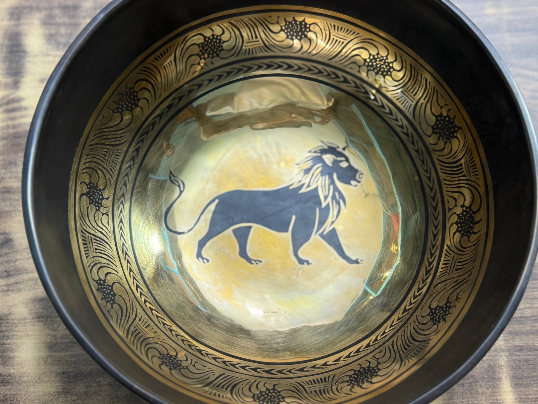 The Leo Singing Bowl - 9 inch Large | Handmade In Nepal