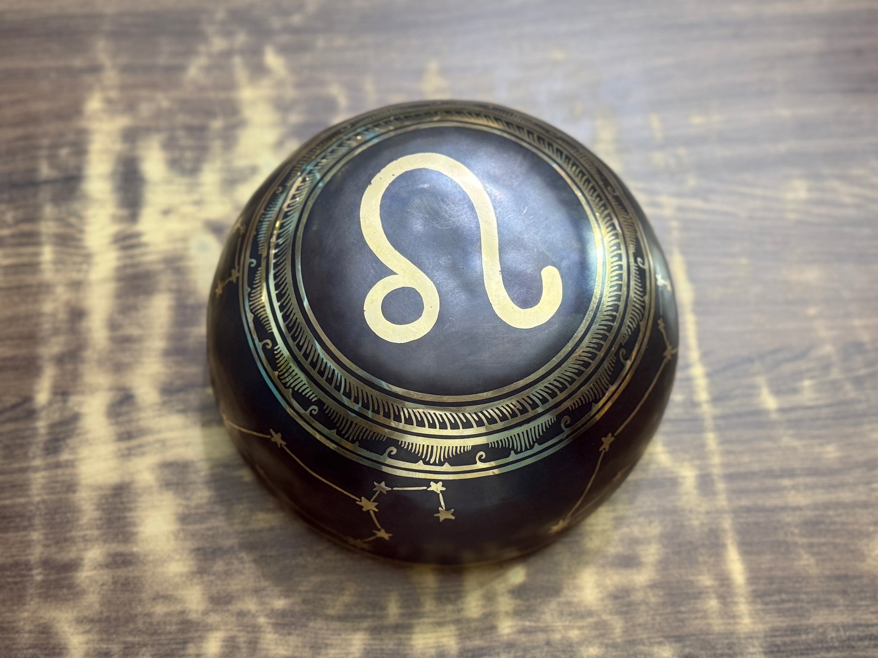 The Leo Singing Bowl - 9 inch Large | Handmade In Nepal
